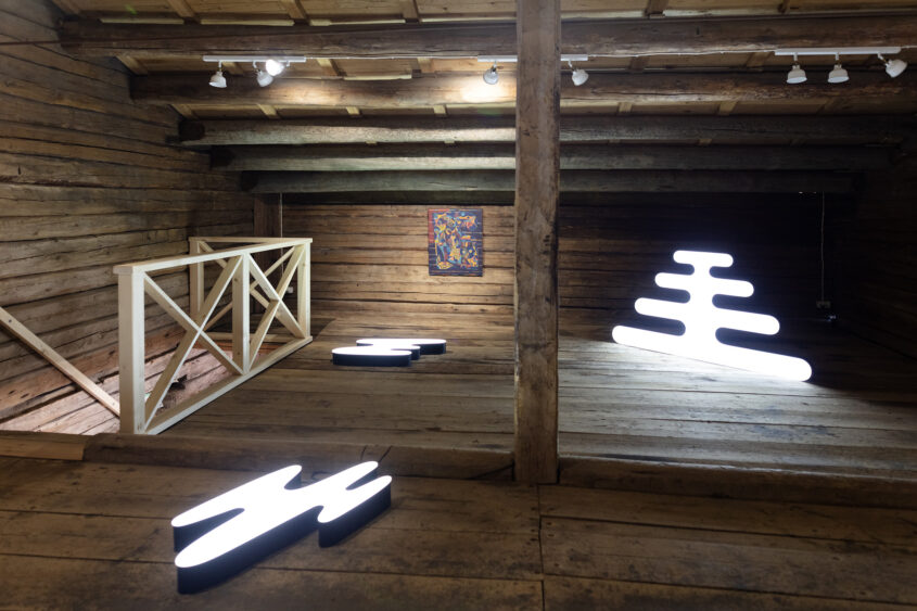 Nadir is a painting and sculpture exhibition by Timo Aho and Timo Vaittinen inspired by science fiction — conjuring the ghostly boundary between the physical world and digital imagination.